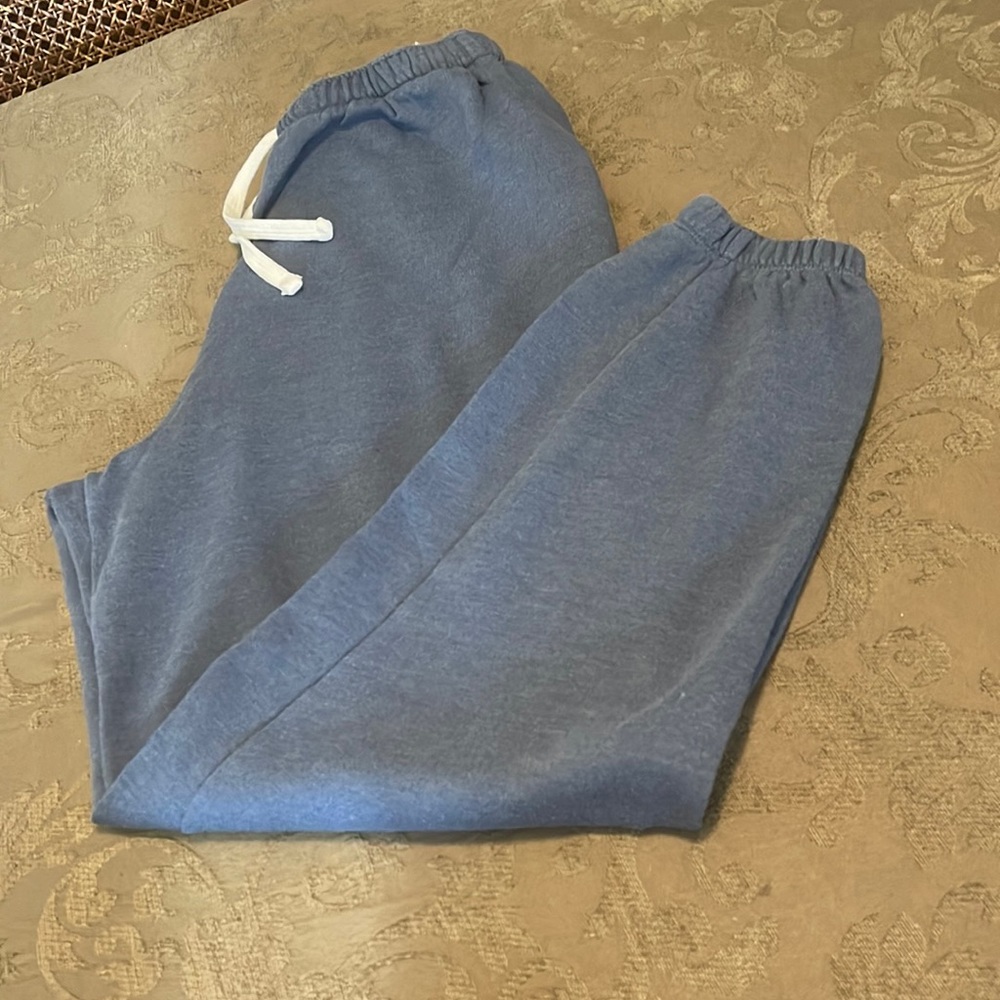 Used men’s pant size L by so